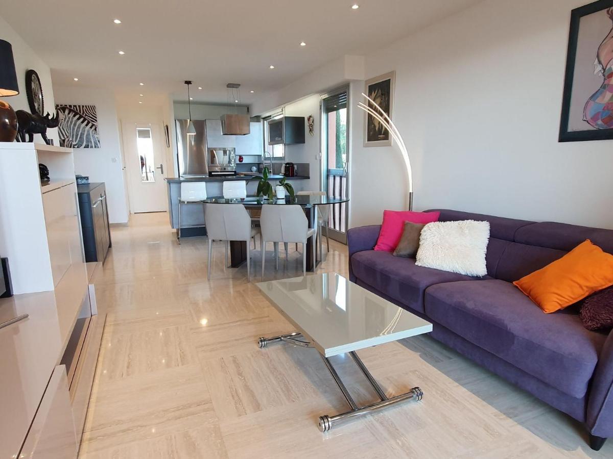 Classy Apartment In Nice With Pool And Private Parking Place Exterior photo