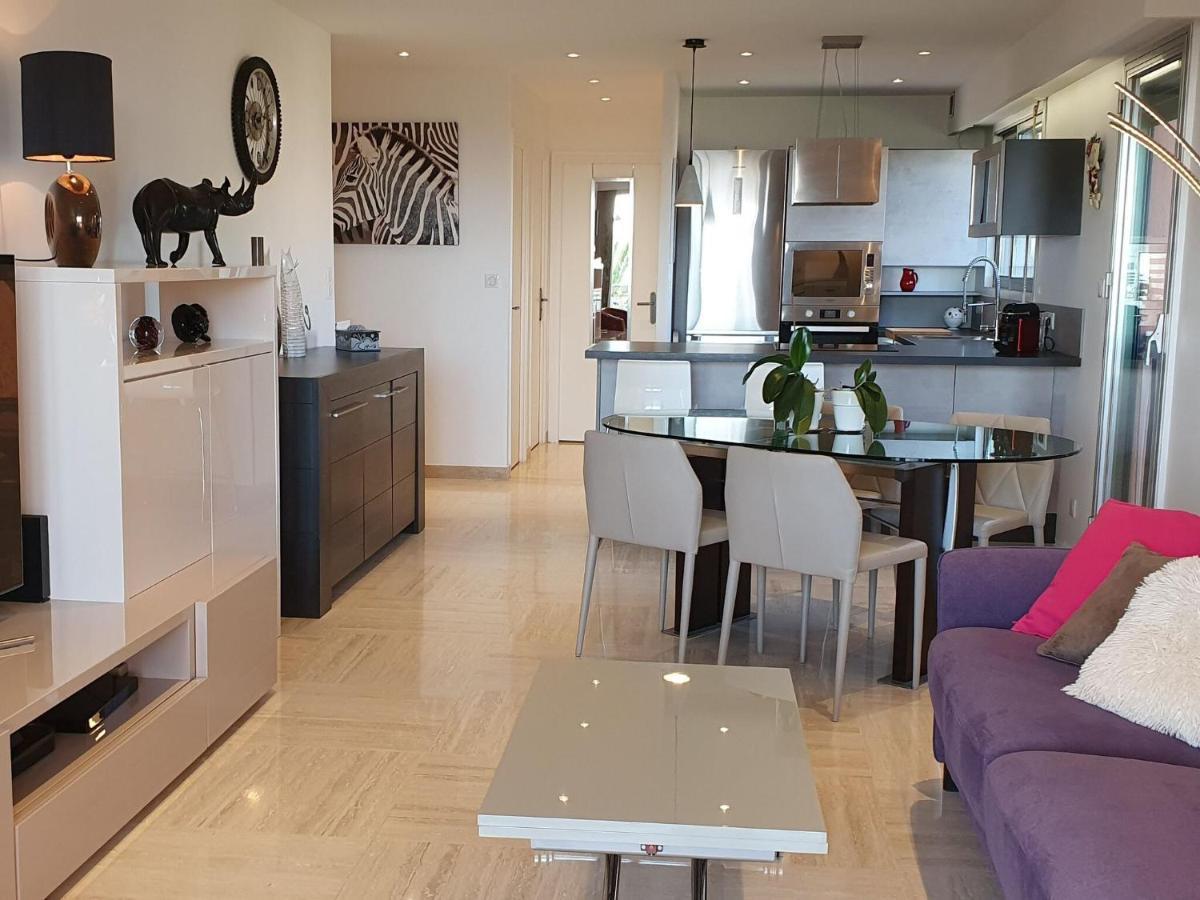 Classy Apartment In Nice With Pool And Private Parking Place Exterior photo